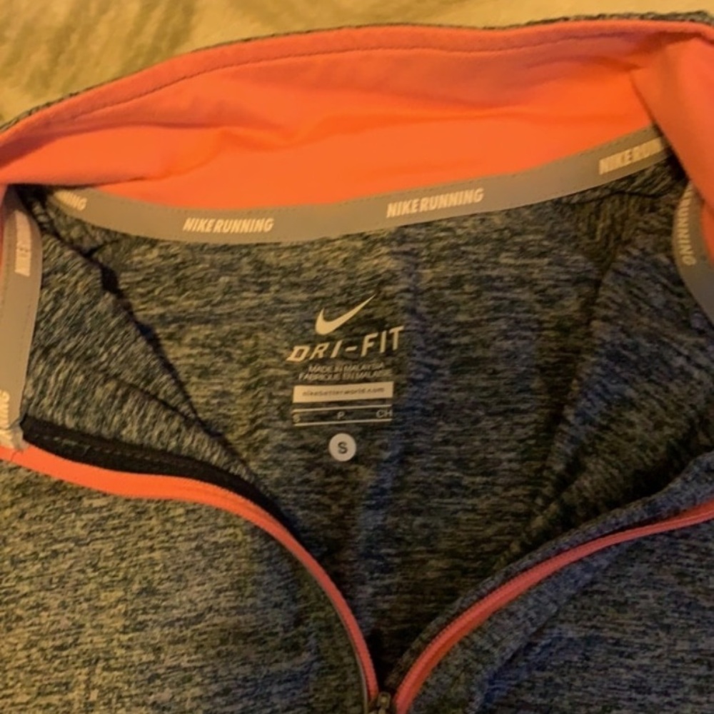 nike jacket - Picture 2 of 2